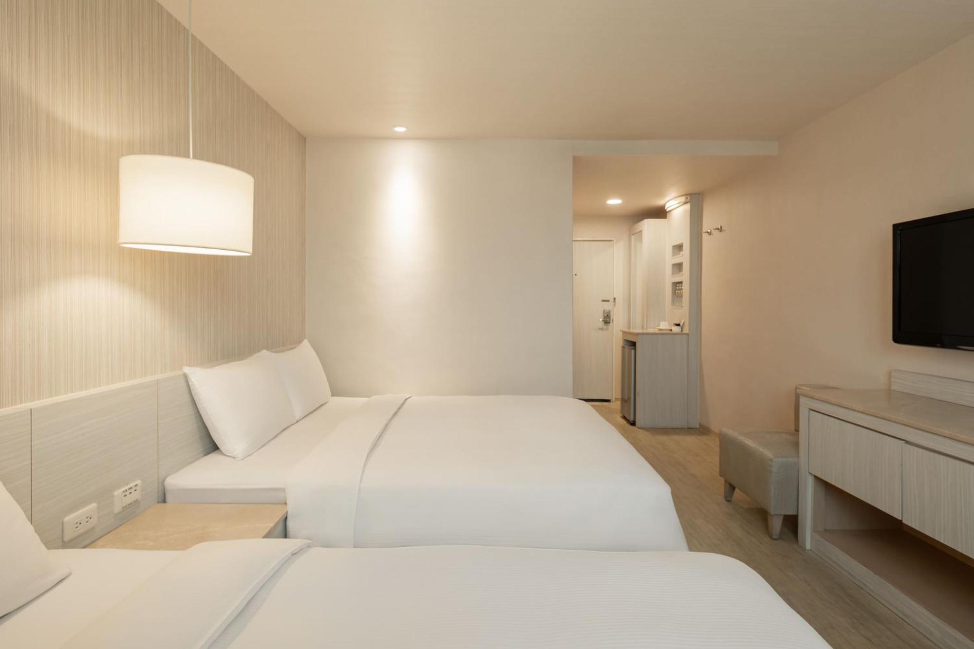 Kindness Hotel - Houyi Jiuru Kaohsiung Room photo